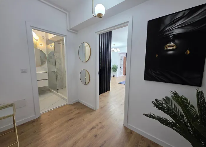 Ivory - Free Parking *