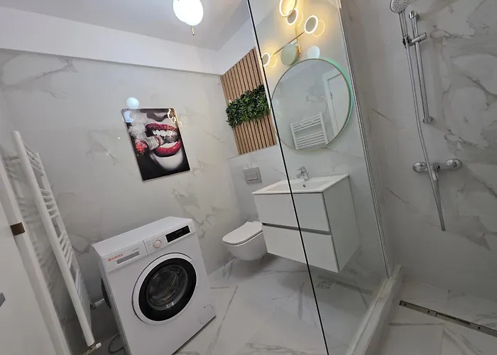 Ivory - Free Parking *